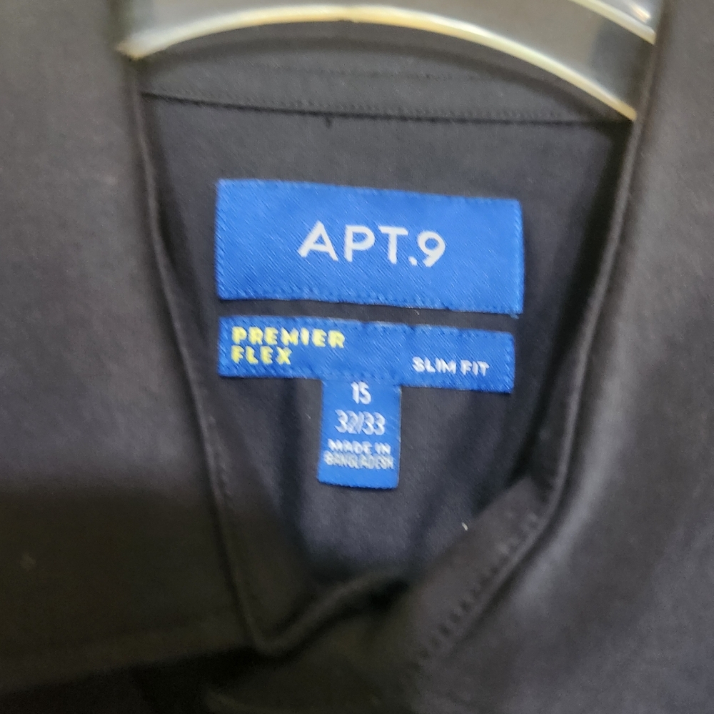 Button up - Picture 3 of 3